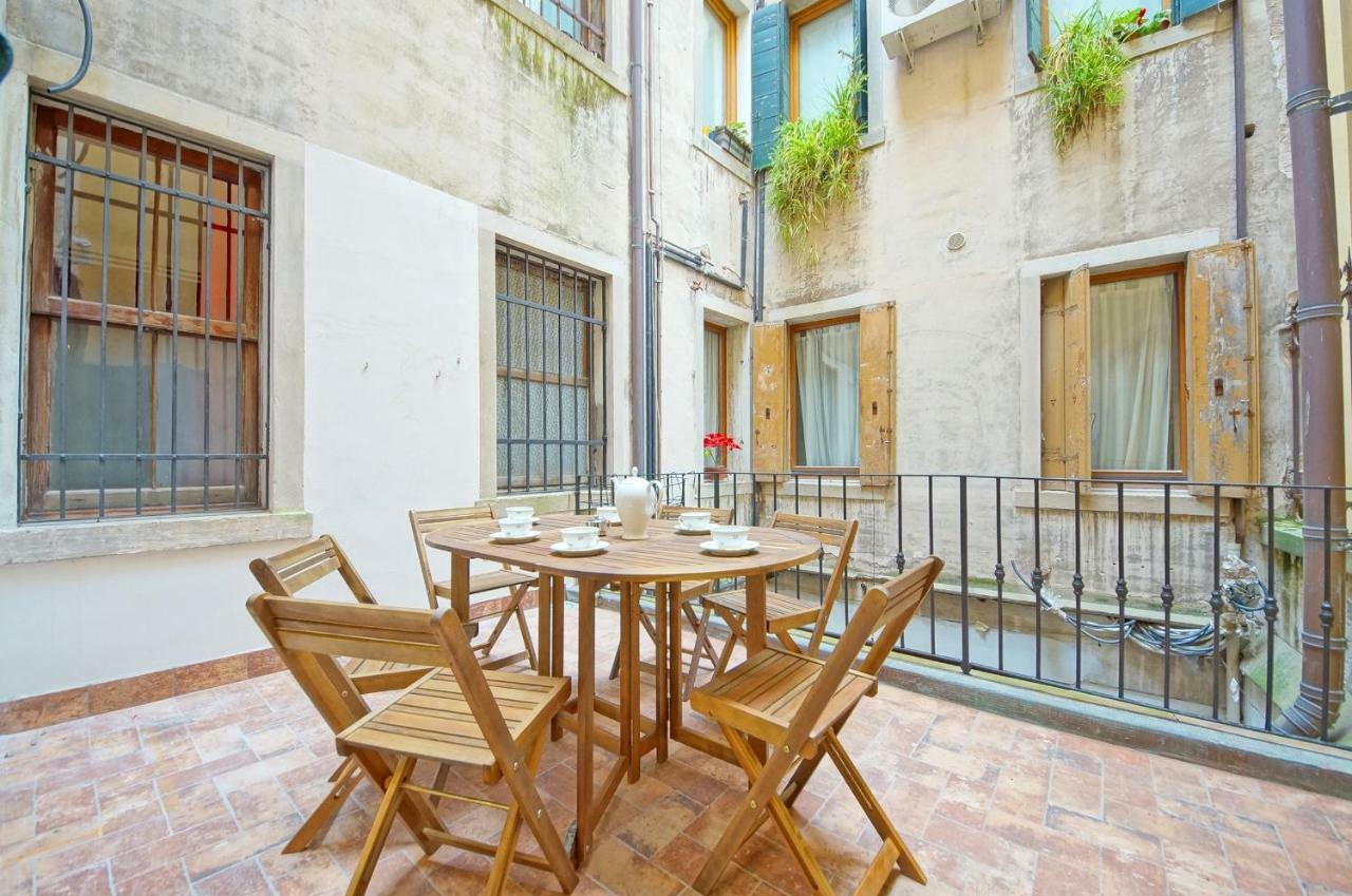 Dolcevita Apartments N 373 Venesia Bagian luar foto